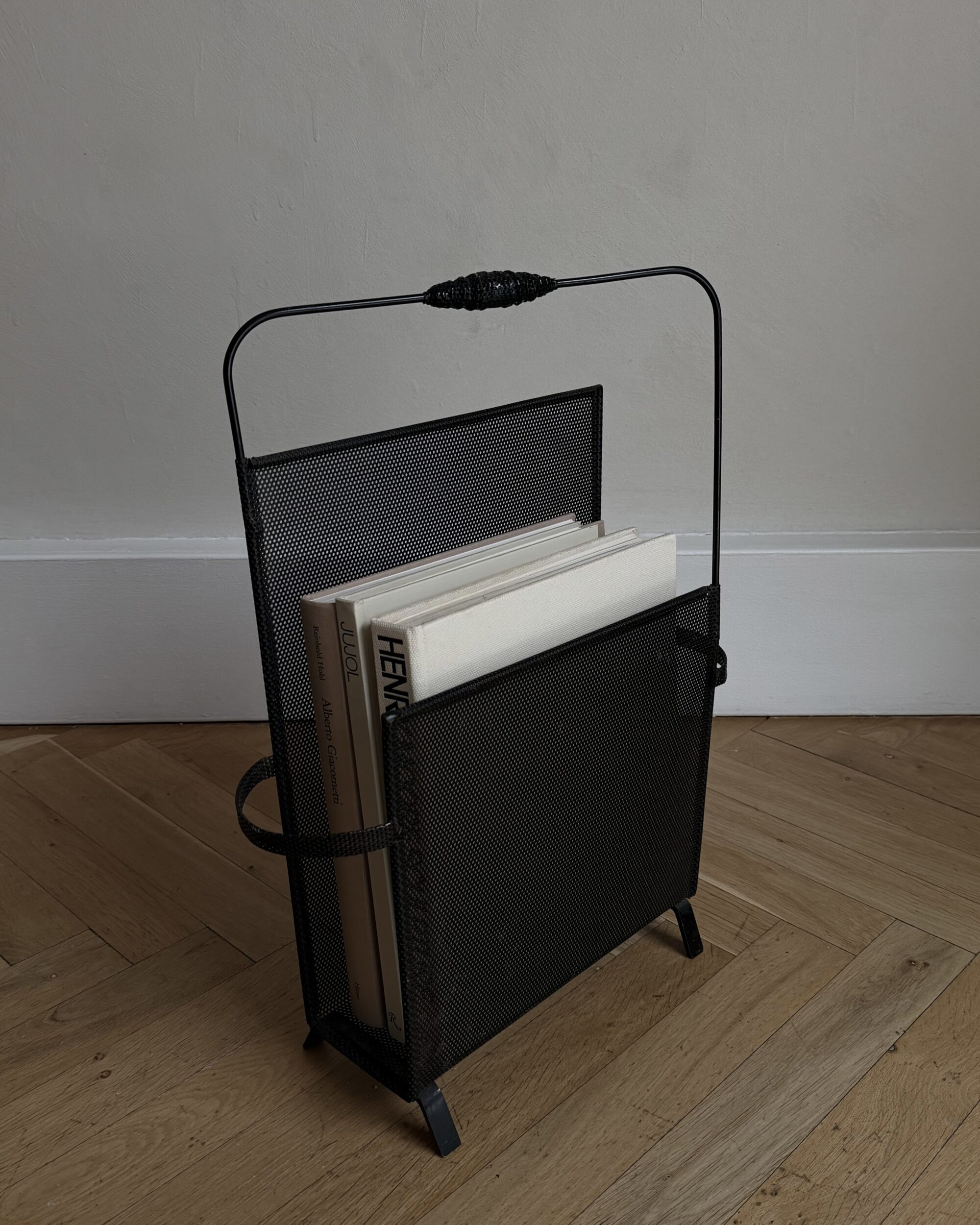 Mathieu Matégot マガジンシェルフ Mathieu Mategot / Magazine Rack / Black - organ-online.com